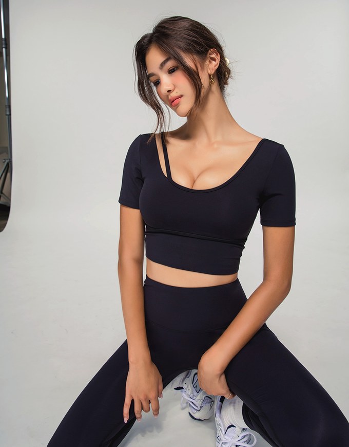 Push Up U Neck Single Line Sports Bra (With Padding)