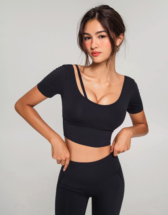 Push Up U Neck Single Line Sports Bra (With Padding)