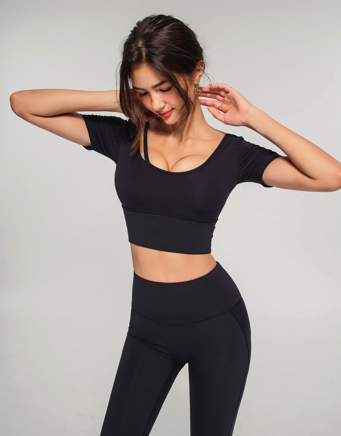 Push Up U Neck Single Line Sports Bra (With Padding)