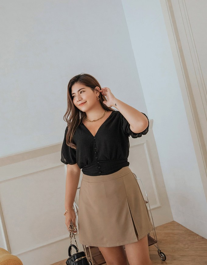 V-Neck Textured Little Ruffled Crop Top
