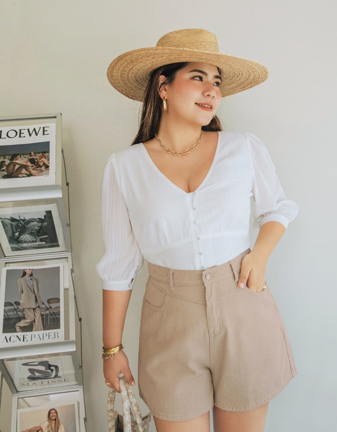 Minimalist Striped Chiffon Buttoned Crop Top