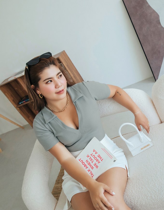 Décolleté V Lapel Knit Crop Top