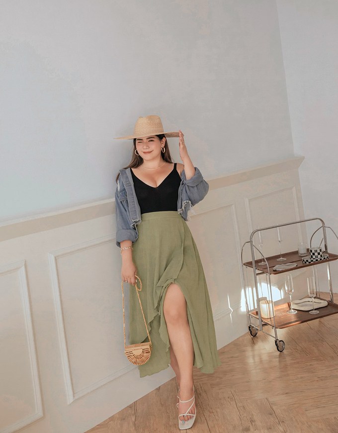 Irregular Layered Slit Flowy Maxi Skirt