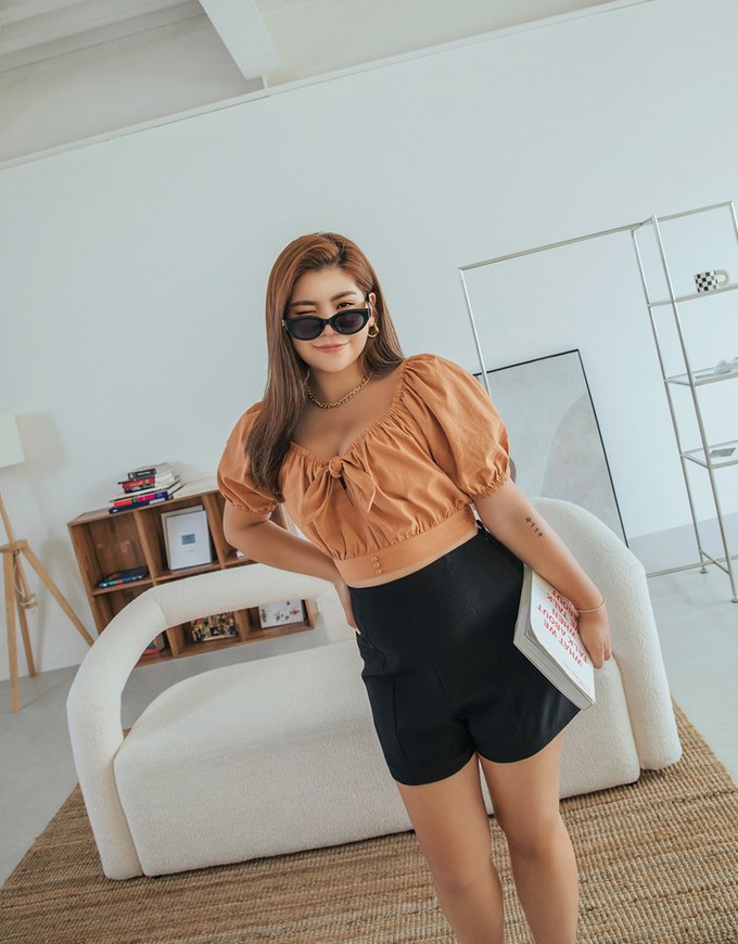 Minimalist Elastic Shorts