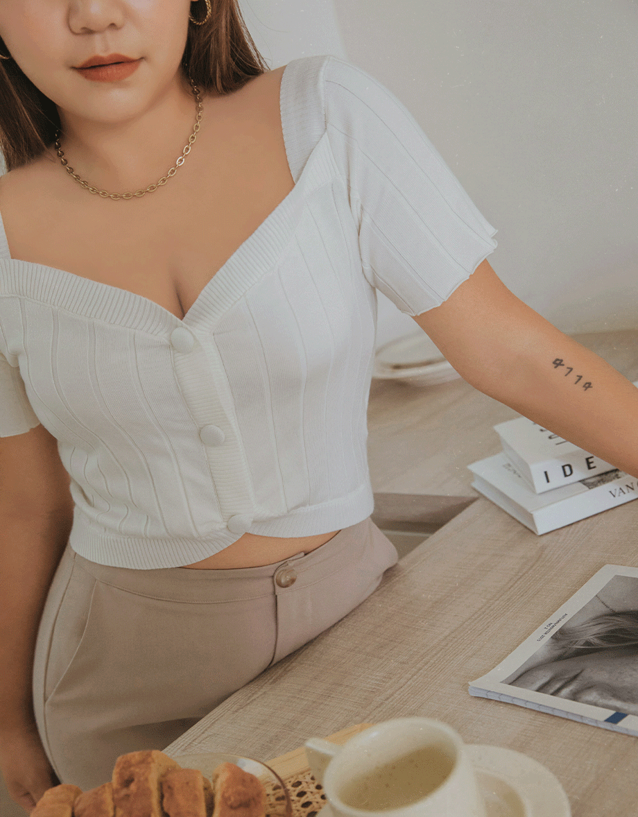 Retro Square Neck Crop Knit Top