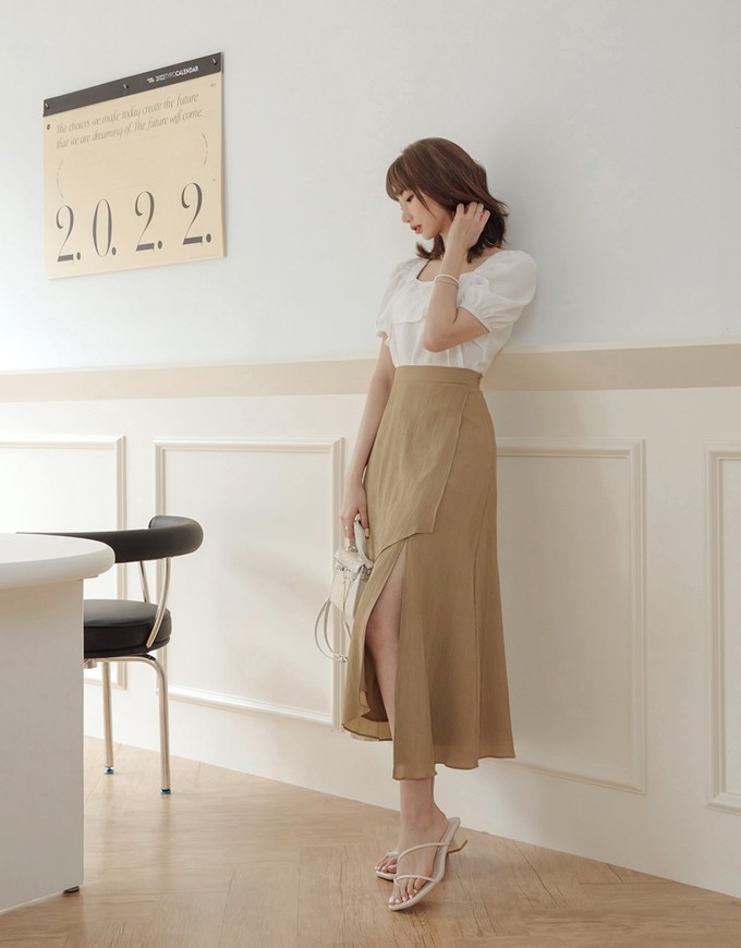 Enhanced Square Neck Ruffled Splice Top