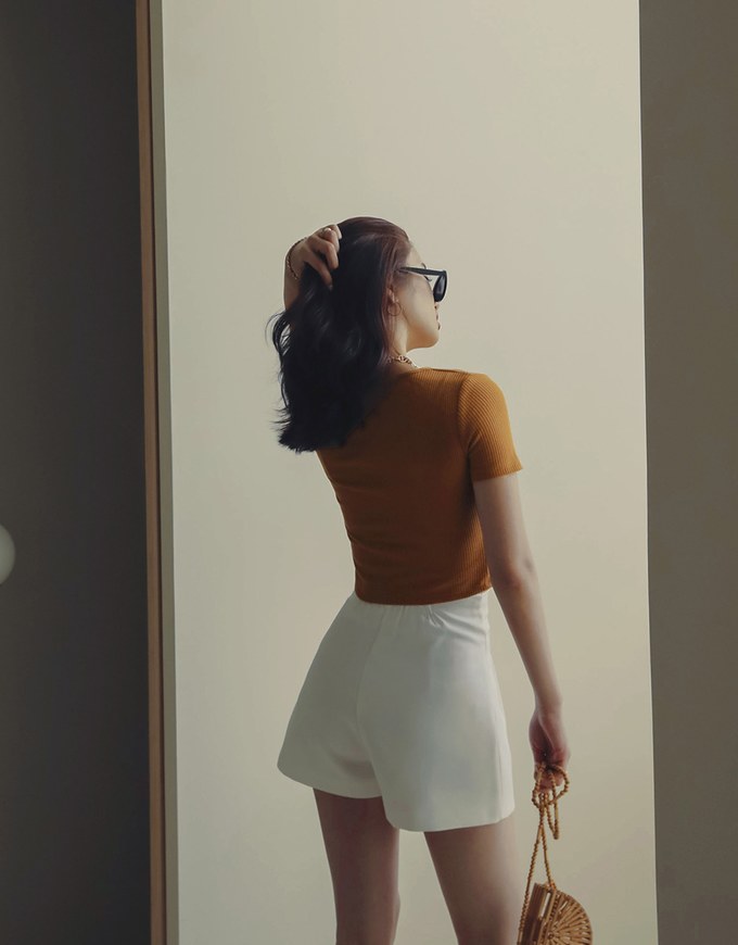 Waffle V-Notch Buttoned Top