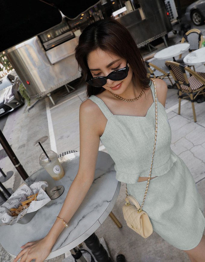 Weave Ruffled Hem Crop Tank Top
