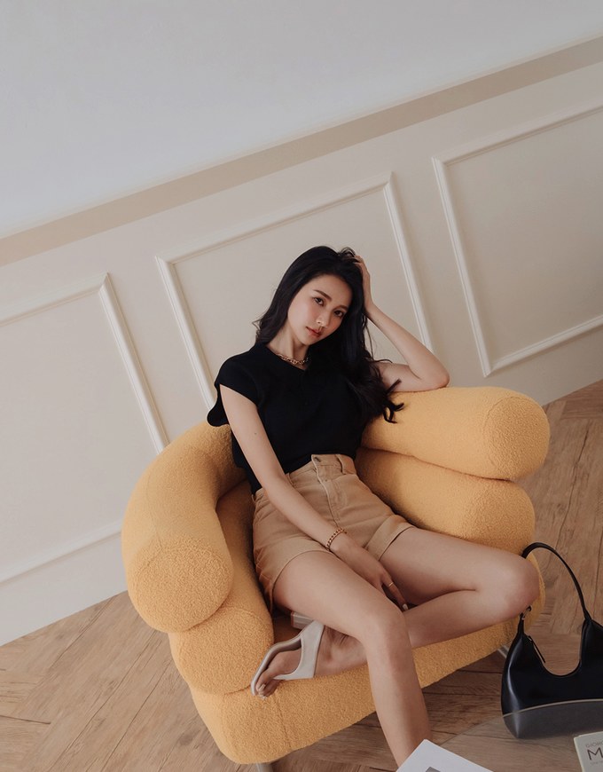 Wide Shoulder Lapel Cinched Waist Knit Top