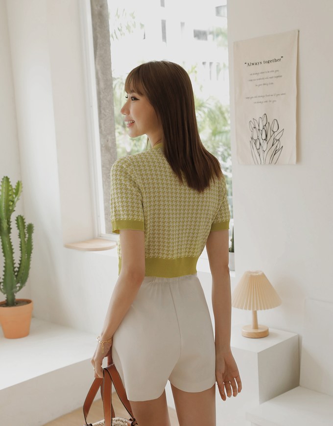 Feminine Chic Houndstooth Knit Top