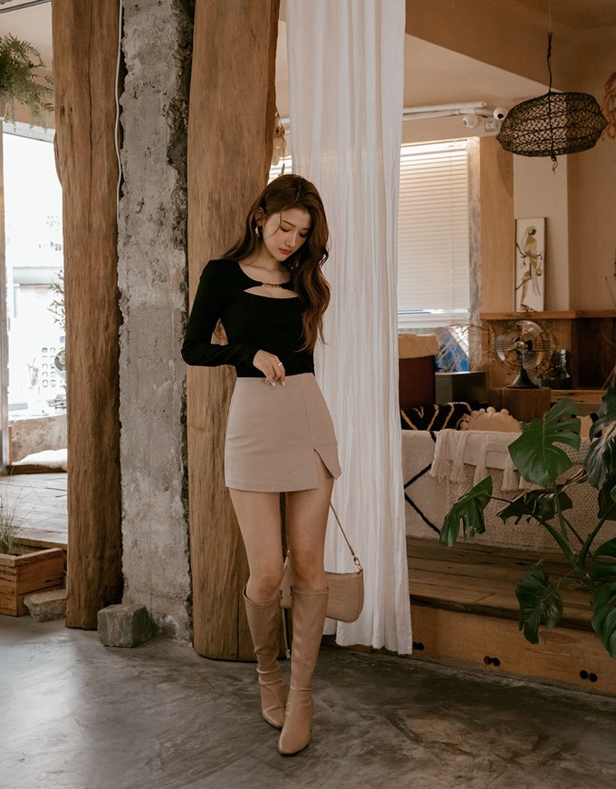 Gold Chain Cutout Rib Cropped Top