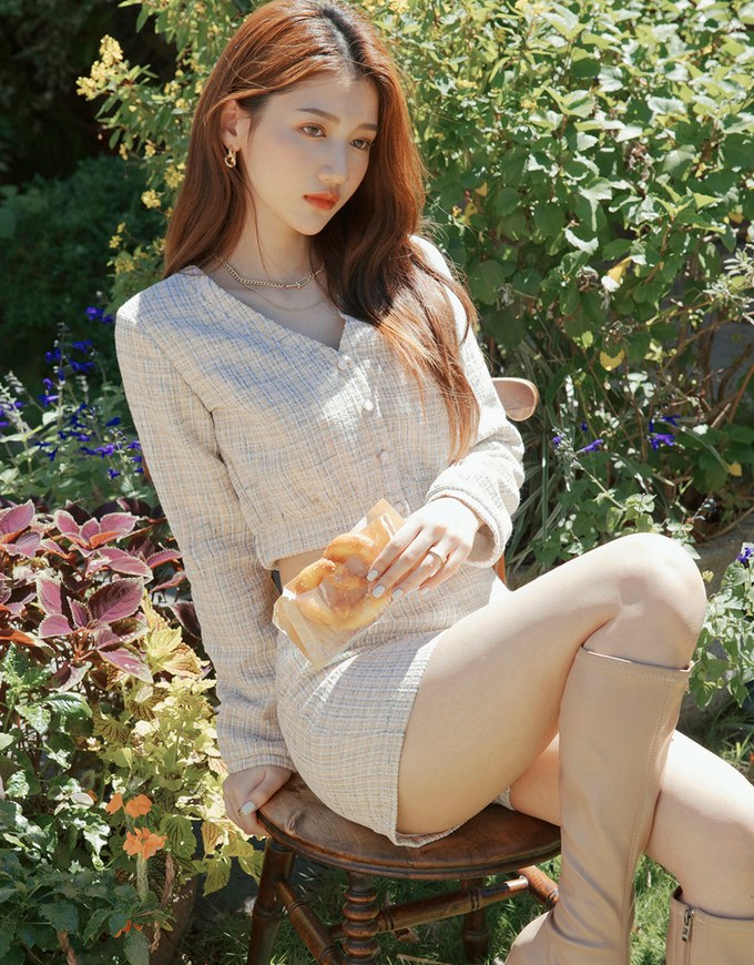 Chic Tweed Long Sleeve Crop Top