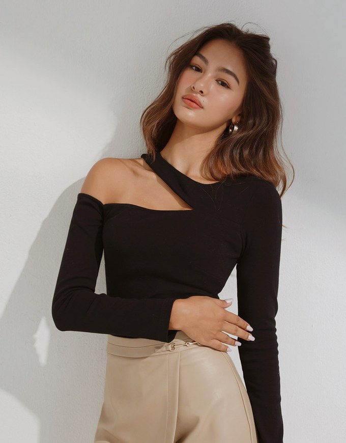 Side Cutout Fitted Long Sleeve Top