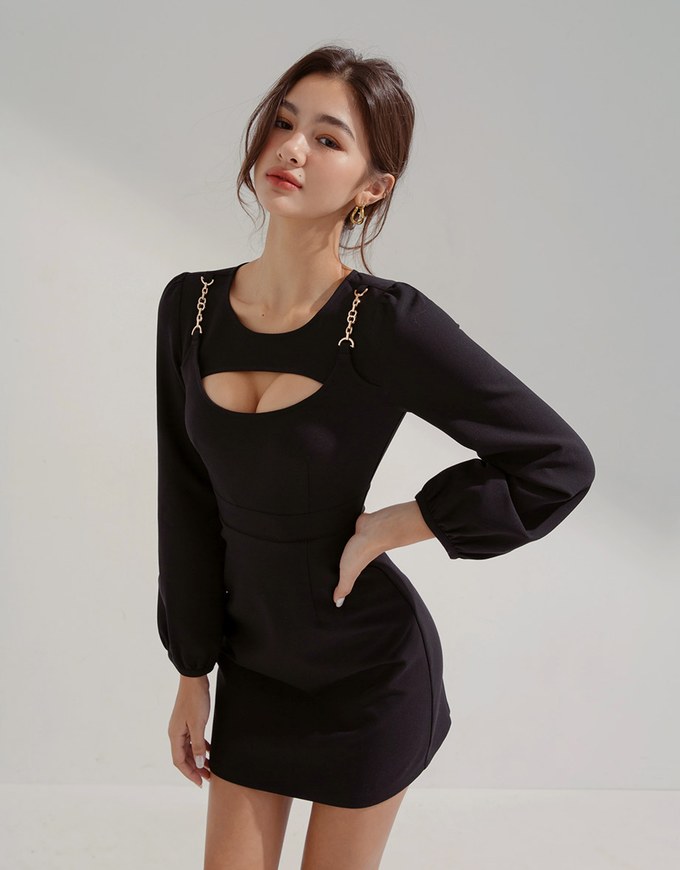 Gold Chain Low-Cut Openwork Pescado Sleeve Mini Dress
