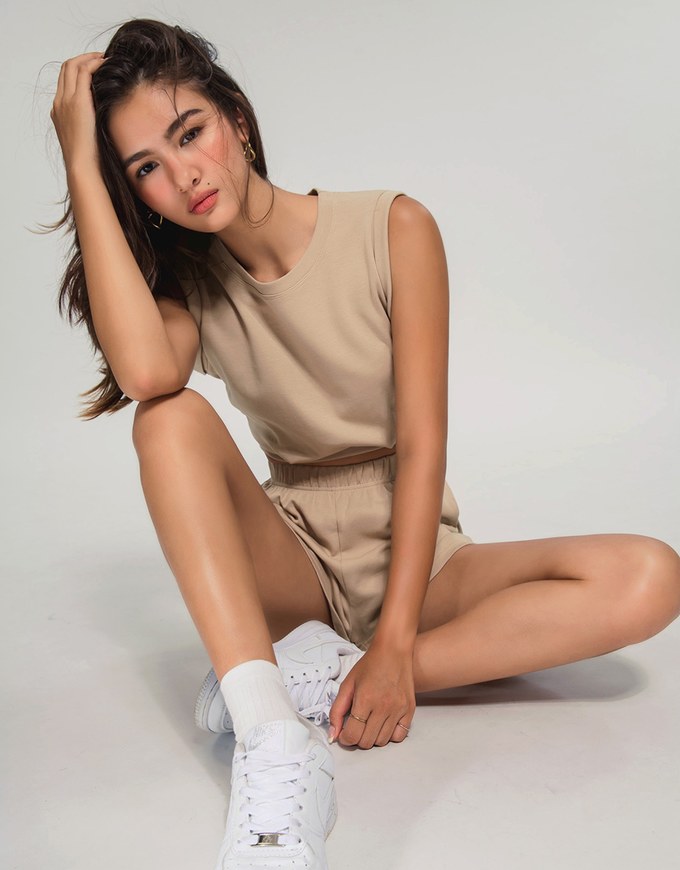 U Neck Sleeveless Waist Shorts Set