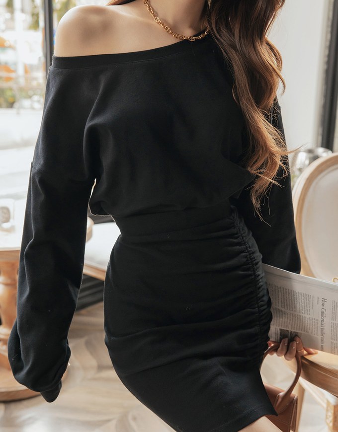Slant Shoulder Wrinkle Slit Elastic Skirt Setwear
