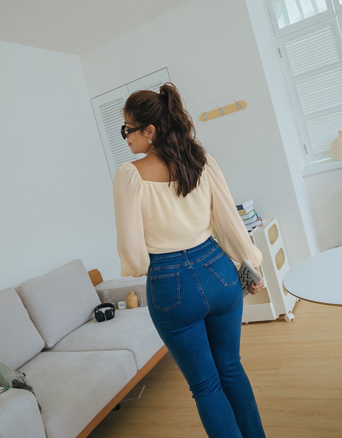 Square Neck Pearl Button Puff Sleeve Top