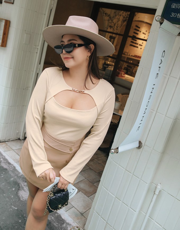Asymmetric Skirt With Side Buttons