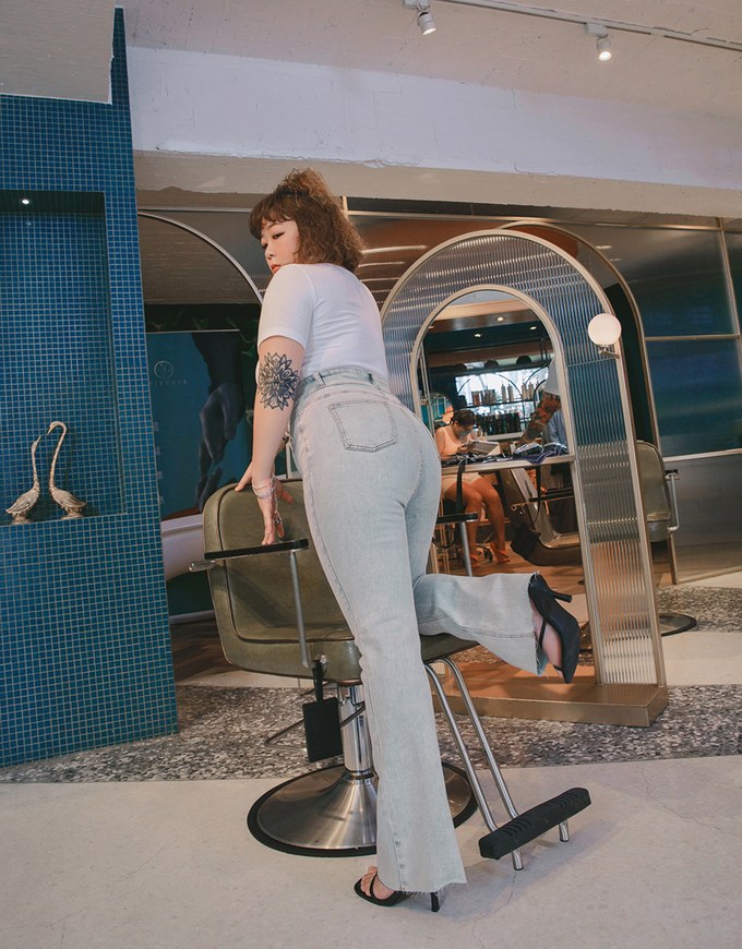 【Mi's Pick】High Waisted Washed Jeans