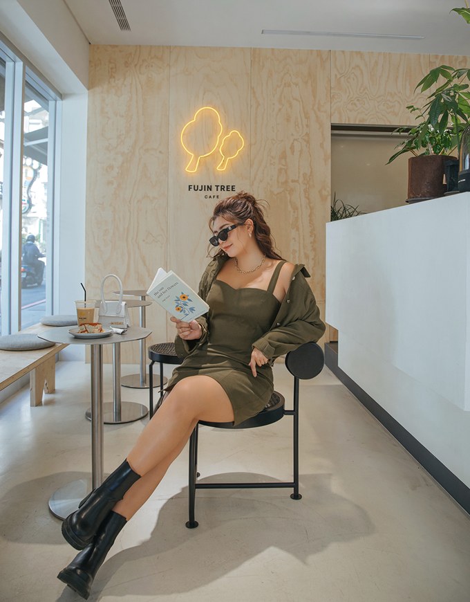 Modern Twist Crop Blouse Shirt + Sweetheart Dress Set Wear