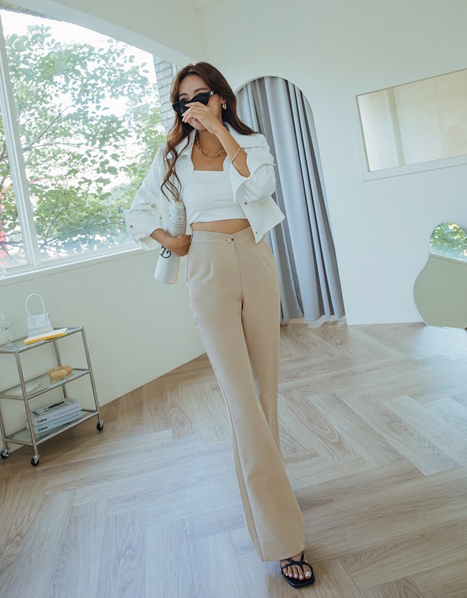 Sleek CEO Invisible Elastic Flare Pants