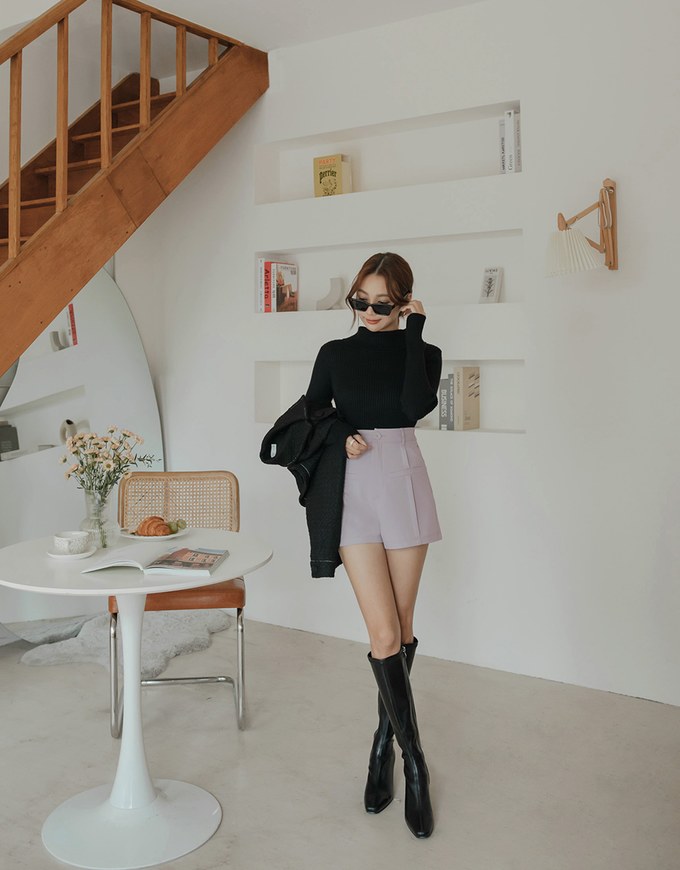 Simple Plain Back Elastic Shorts
