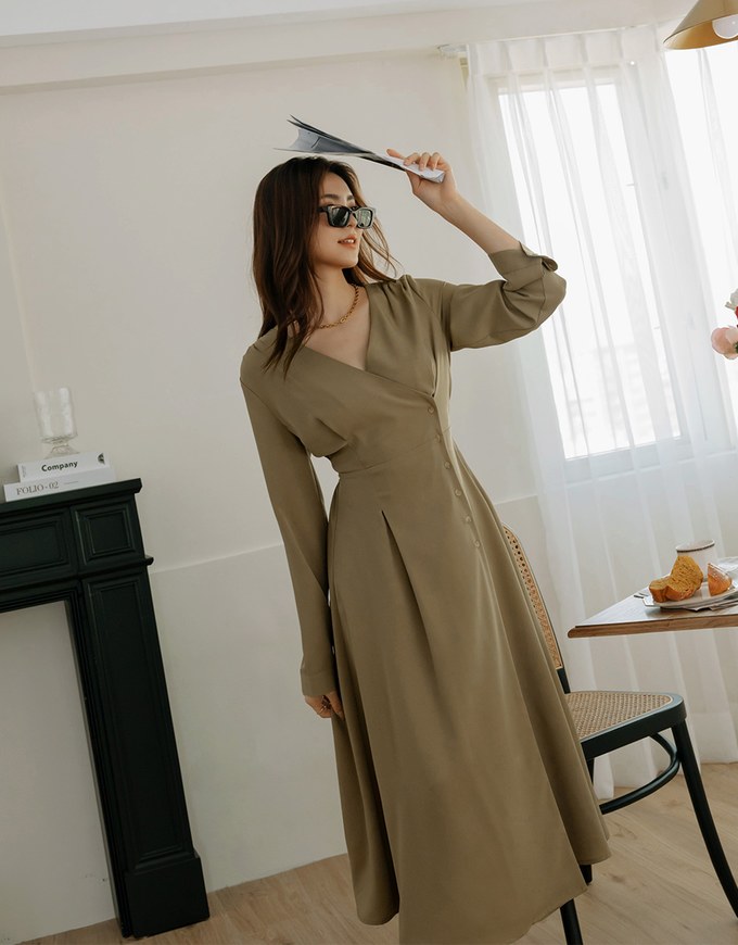 V Neck Overlap Buttoned Maxi Flare Dress