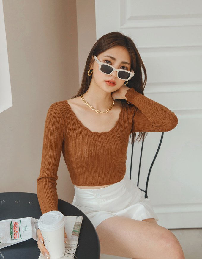 Wavy Edge Long Sleeve Knit Top