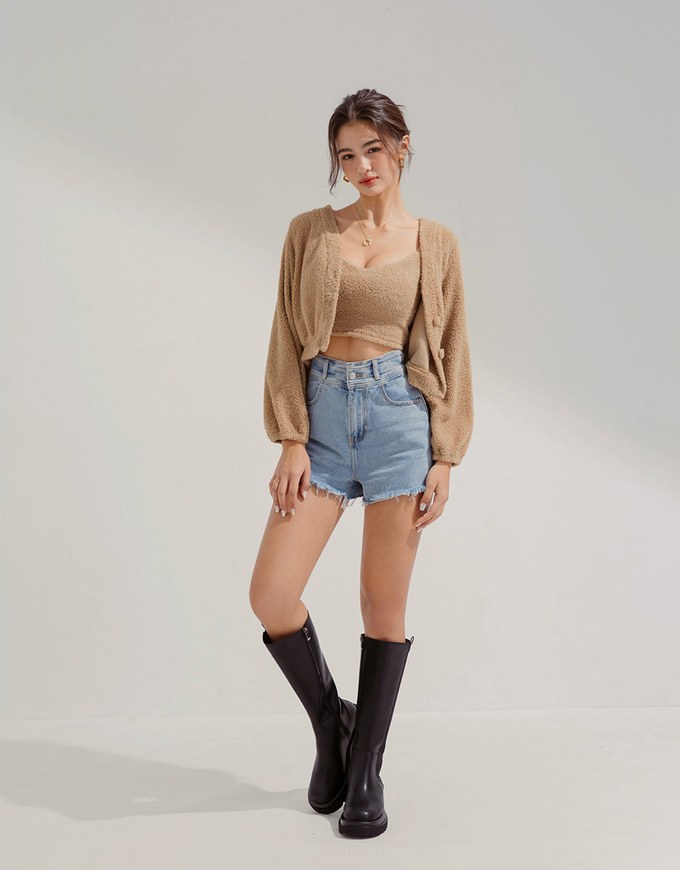 [I'M Meme] V-Neck Cropped Top (With Padding)