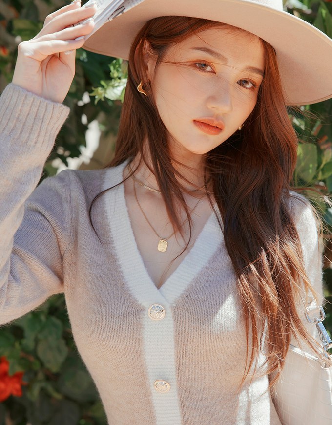 V-Neck Buttoned Knit Min Dress