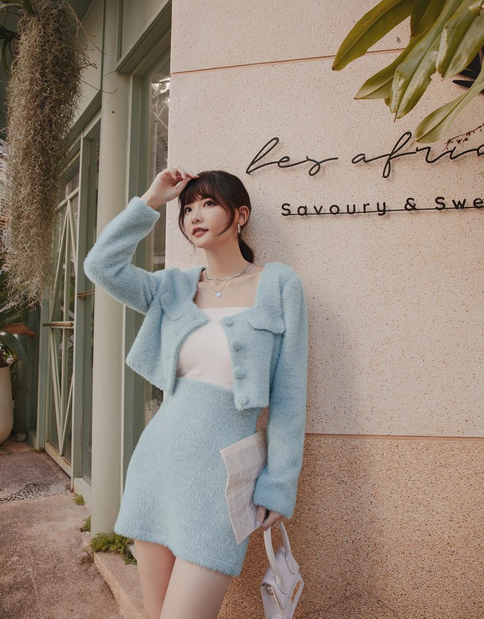 [I'M Meme] Square Collar With Button Crop Blazer Jacket