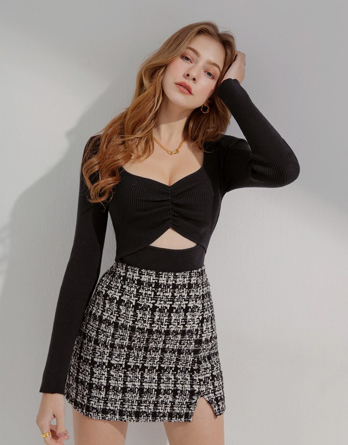 Long Sleeve Heart Collar Knit Top