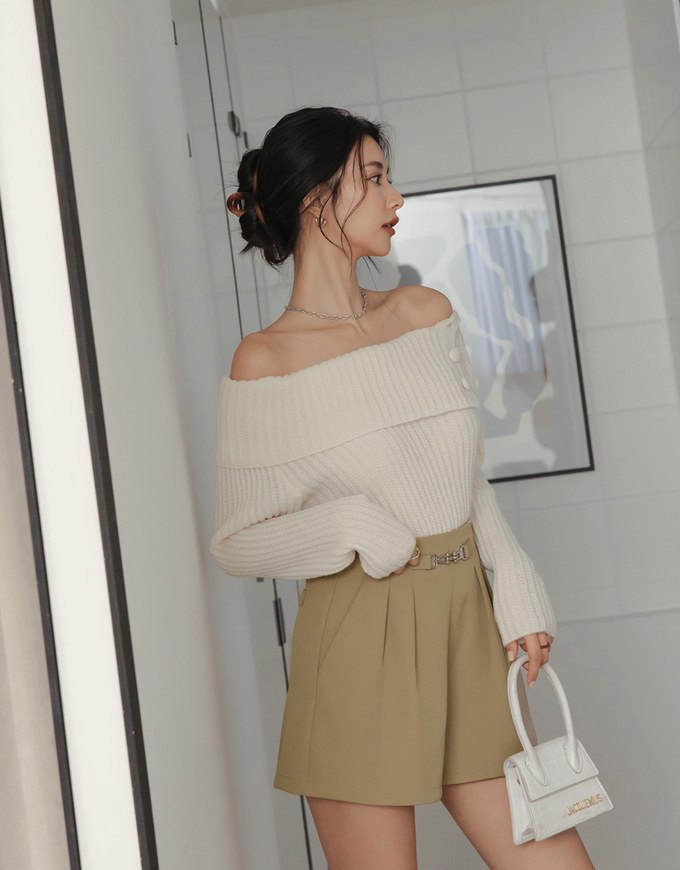 Silver Button Pleated Skinny Shorts