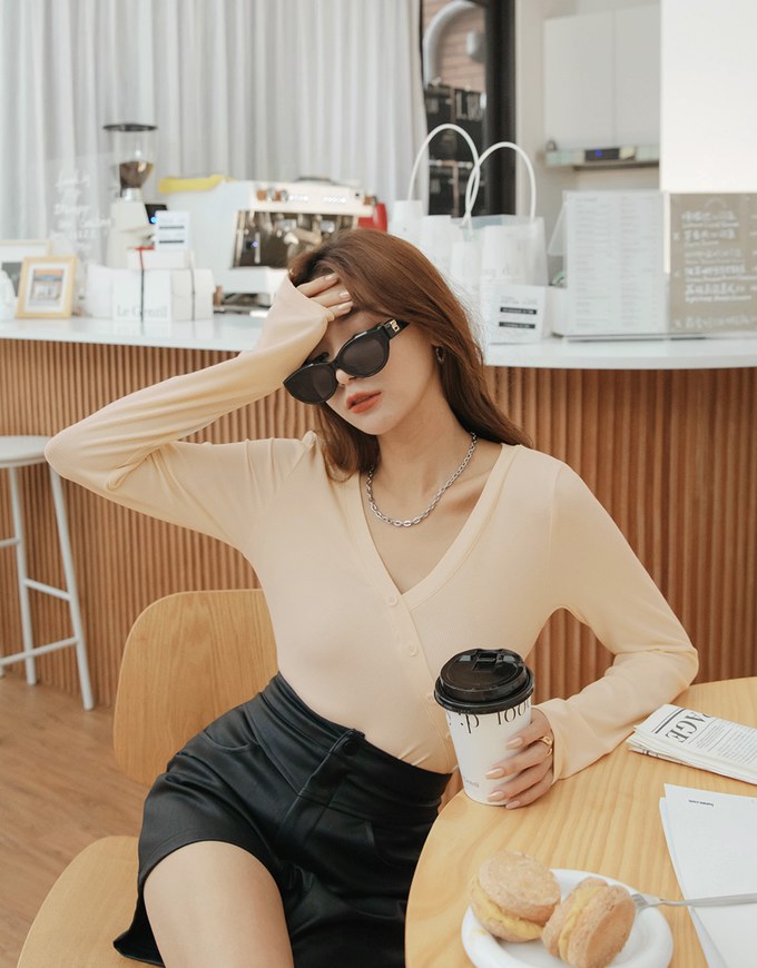 V Neck Diagonal Button Knit Top