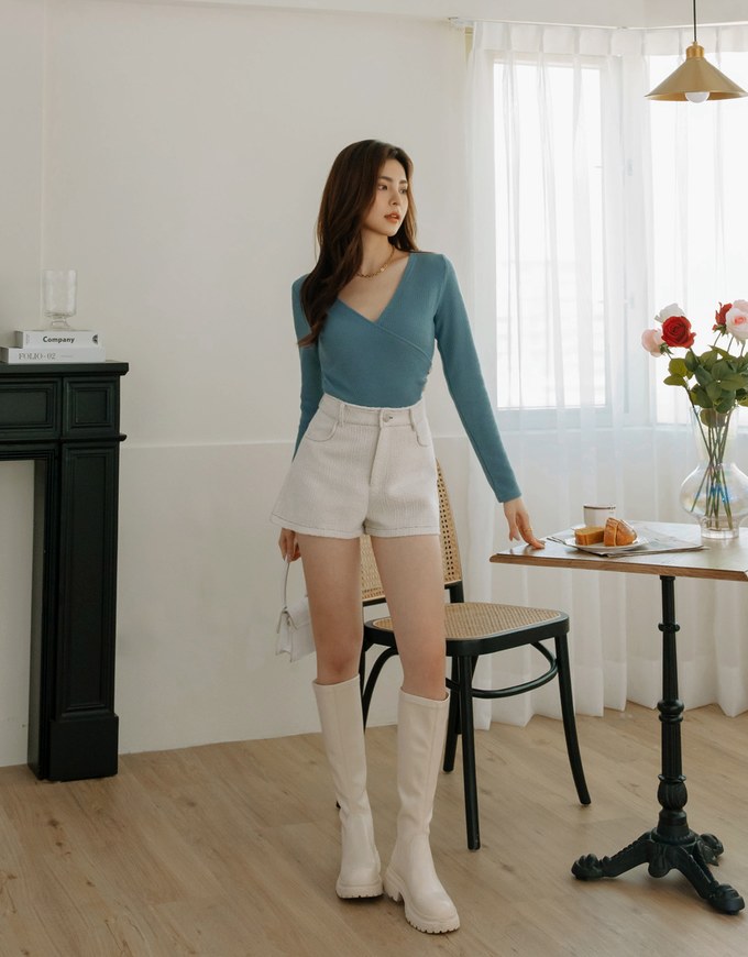 Overlap Scrunch V Neck Crop Top