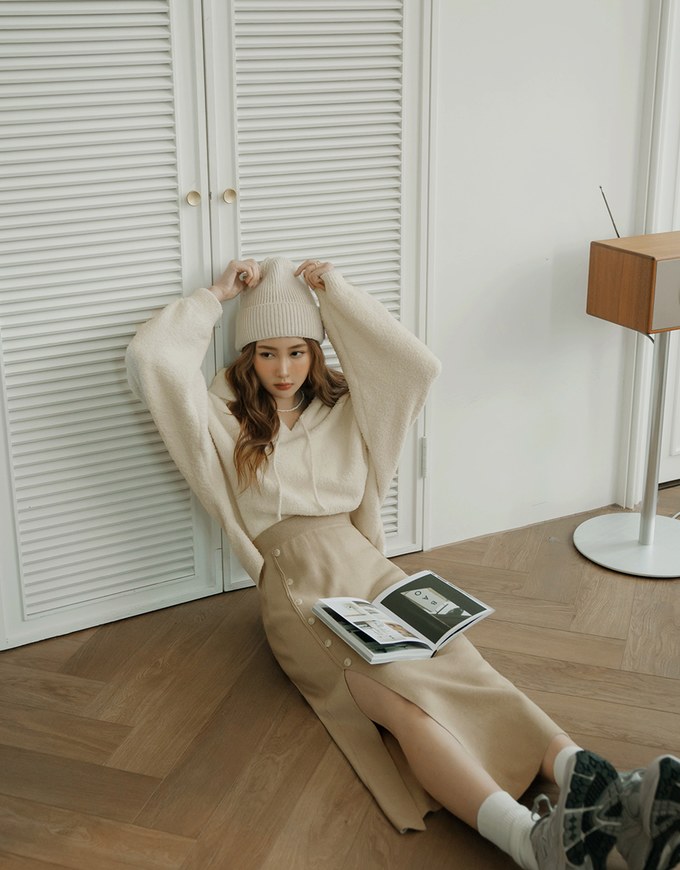 Side Button Style Slit Knit Skirt
