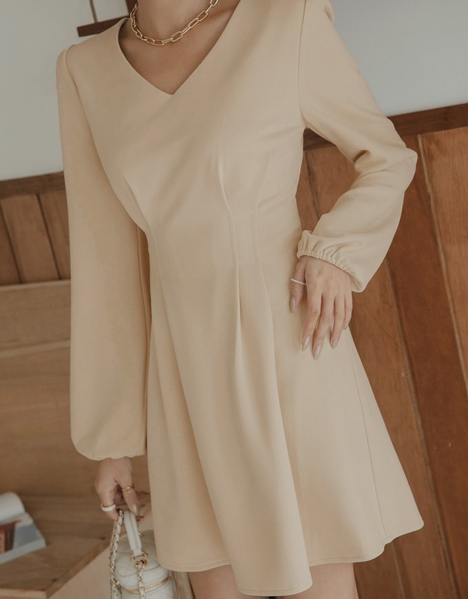 V Neck Pleated Puff Sleeve Flare Dress