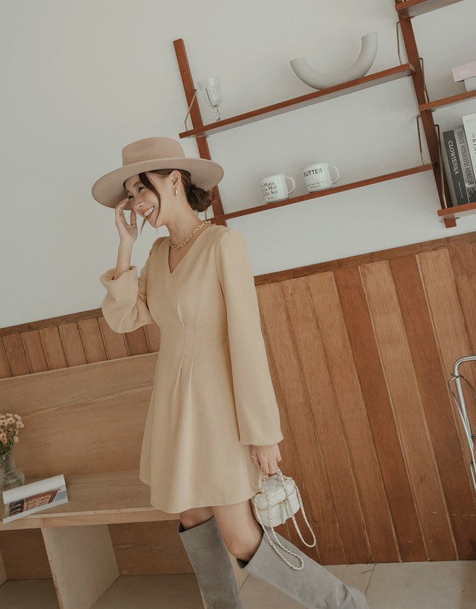 V Neck Pleated Puff Sleeve Flare Dress