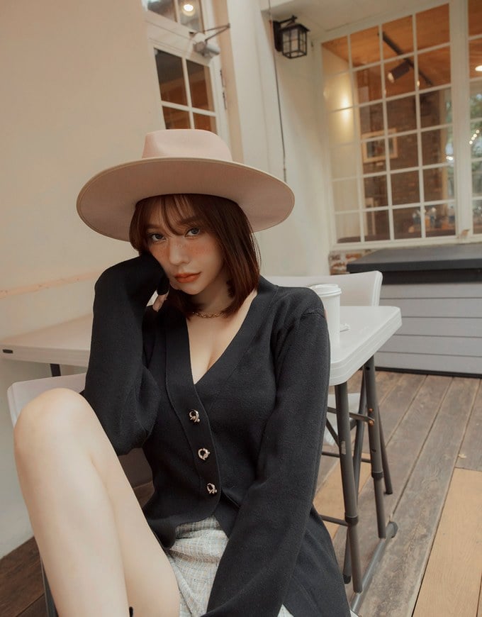 V-Neck Silver Button Slit Knit Blazer Jacket