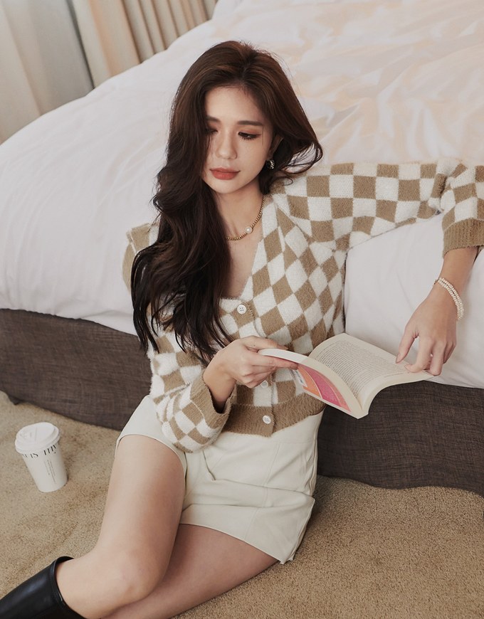 【Porima' Picks】 Tweed Plaid Knit Crop Top