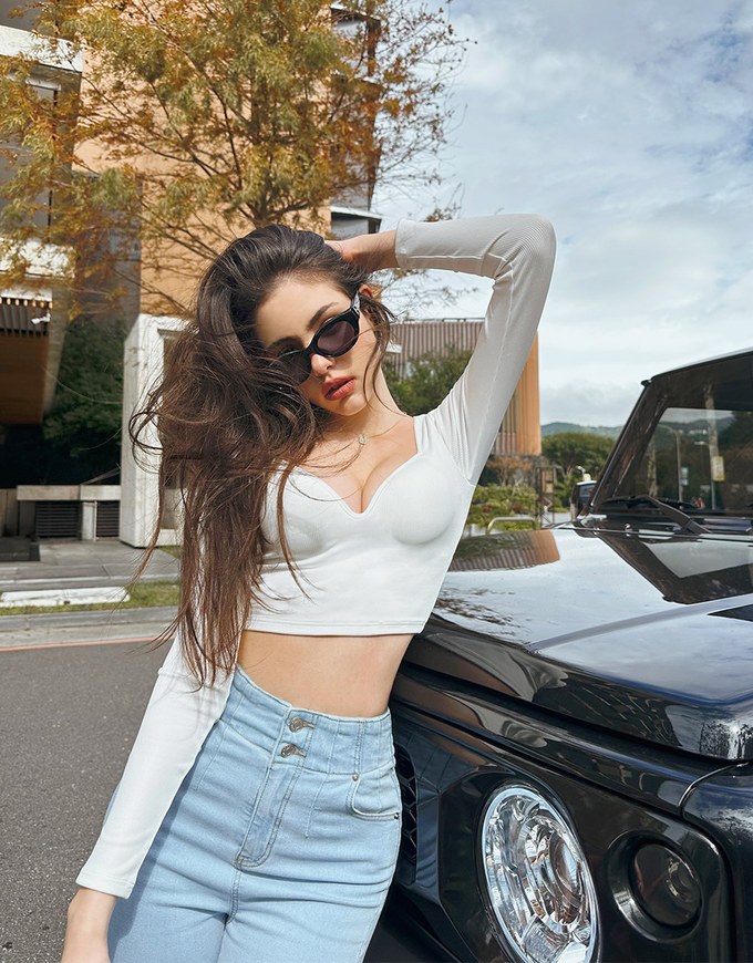 The Ultimate Push- Up Long-Sleeved Bra Top