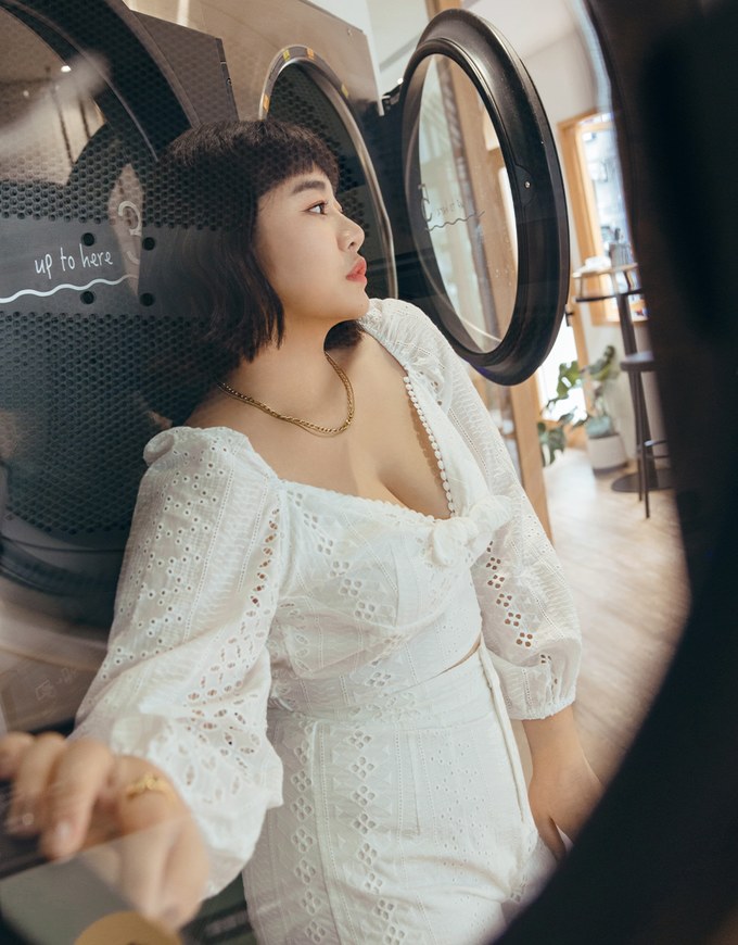Lace Square Neck Puffed Sleeves Crop Top