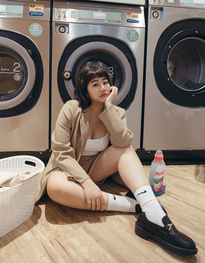 Minimalistic Two-Tone Short