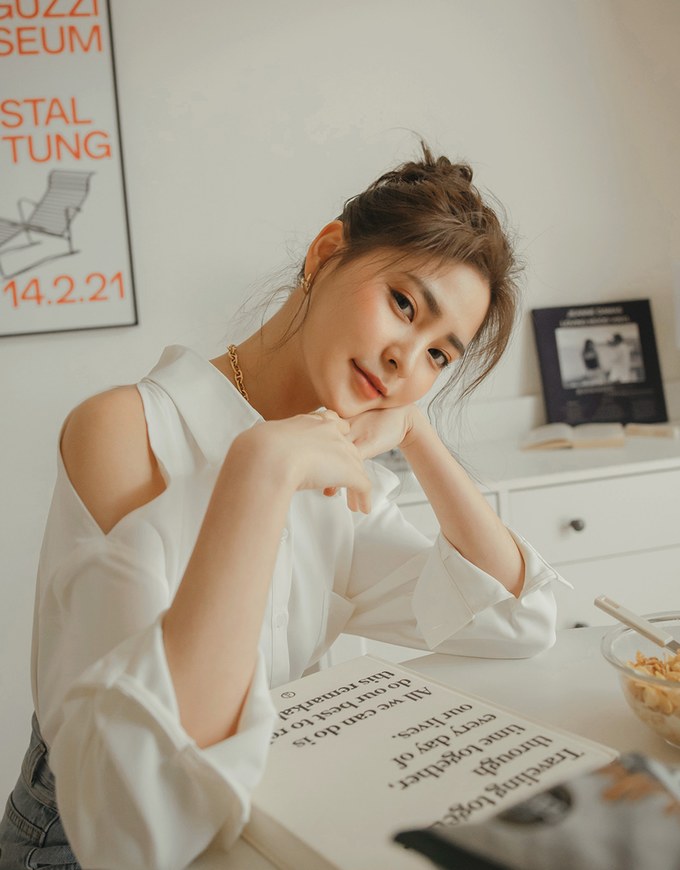 Plain Cutout Button-down Loose Long-sleeved Shirt