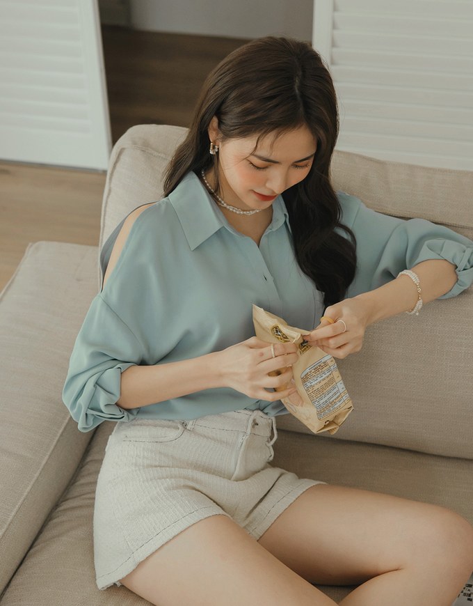 Plain Cutout Button-down Loose Long-sleeved Shirt