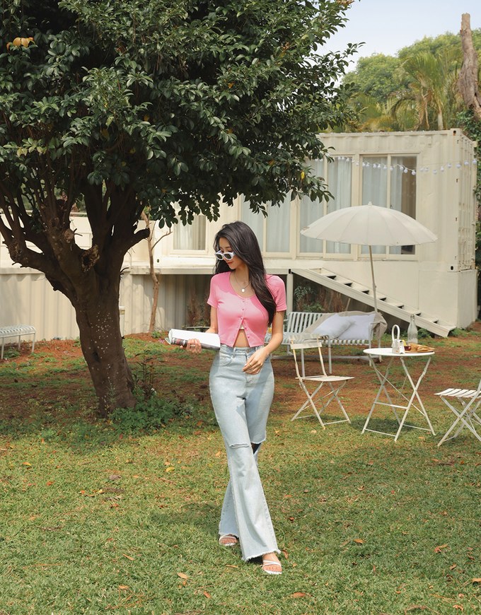Round Button Knit Crop Top