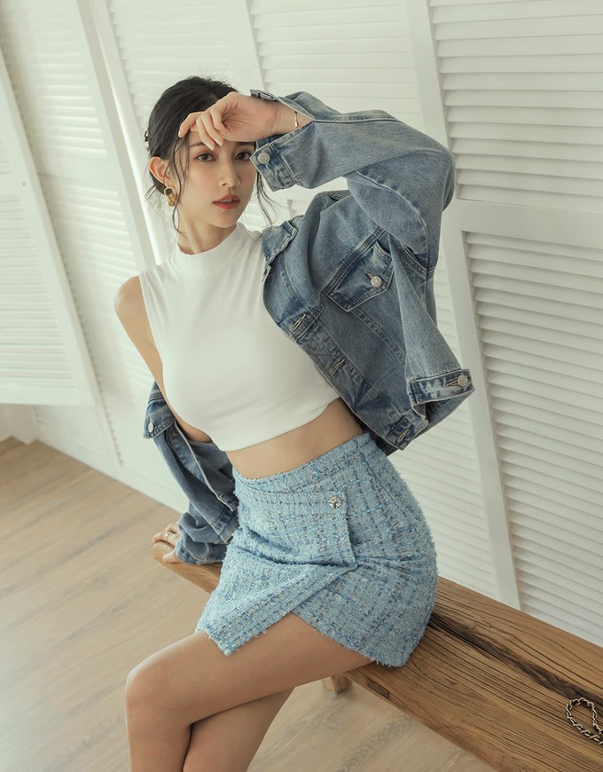 Chic Textured Side Button Elastic Skirt