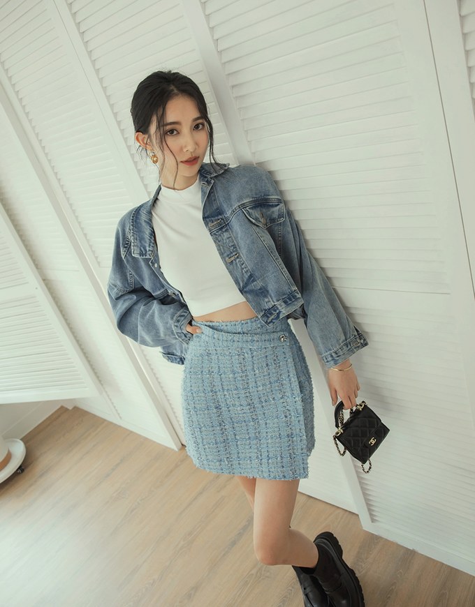 Chic Textured Side Button Elastic Skirt