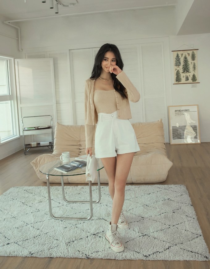 V Line High Waisted Elasticated Shorts