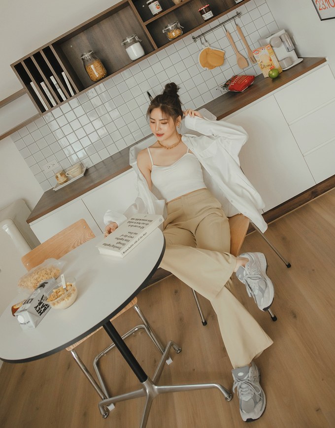 Plain High Waisted Slim Flare Pants